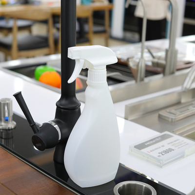 Dispensador de contenedores de rociado de logotipo personalizado para soluciones de distribución de cosméticos consistentes