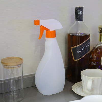 Limpieza del hogar botella de pulverización de plástico con gatillo logotipo personalizado 10000pcs paquete estándar.