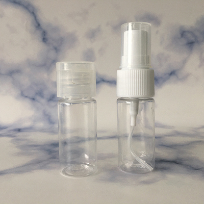 Tornos de panel de etiqueta personalizados en botellas de plástico para una gran versatilidad