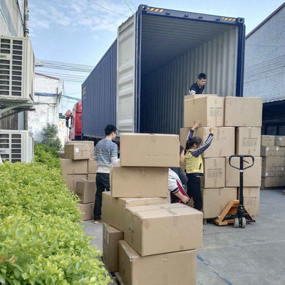 Muestras gratuitas de frascos de plástico para gel, frascos de belleza de PET reciclado, frascos de agua de PET con tapas en stock