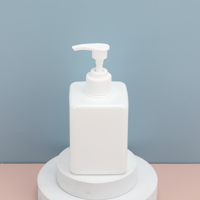 Botellas de distribución de cosméticos rosas reciclables Botellas redondas de bomba de PET de calibre 24/410