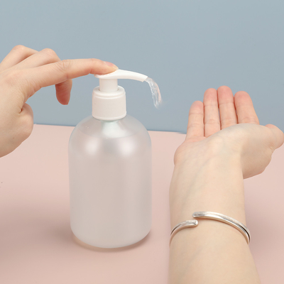 Botella de bomba PET de seda filtrada para la distribución de cosméticos ecológicos 47 mm
