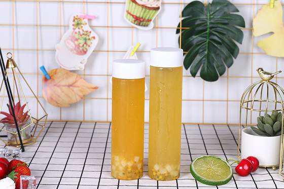Flascas de bebidas reutilizables a prueba de fugas con estilo Cuadrado claro / redondo Modernos tornillos de plástico con tapa para un uso fácil