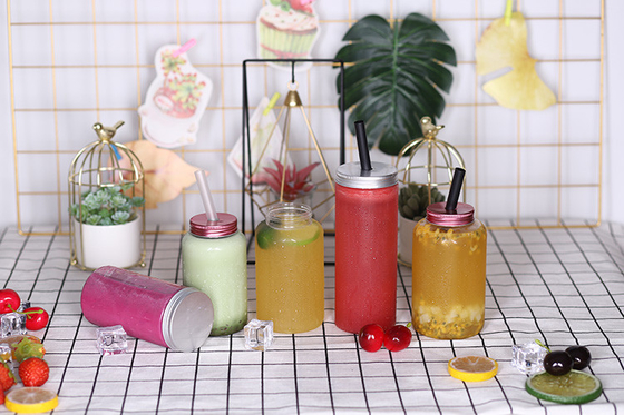 Botellas de té de leche de plástico transparente personalizables con tornillo en la tapa y aislamiento