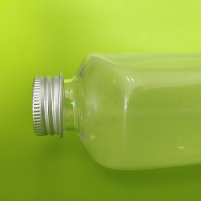 Tornos a prueba de fugas en botellas de plástico de té de leche en formas cuadradas y redondas