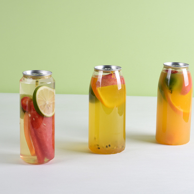 Jarras de té de burbujas aisladas de tamaño medio para cervezas perfectas cada vez