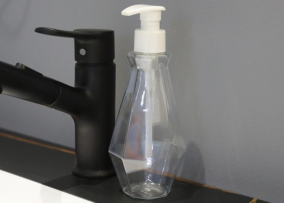 Botella inútil cero de la bomba del ANIMAL DOMÉSTICO del espray de 26m m con la cerradura NINGÚN BPA NINGUNA VENTAJA