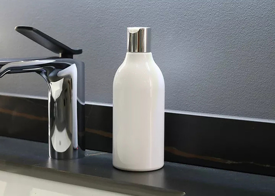 Botellas 22m m vacías de la loción del plástico del maquillaje del OD 21m m con las bombas de los SS