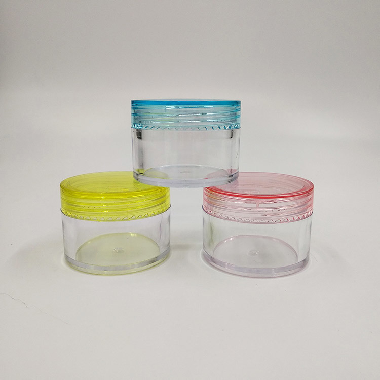 Contenedor cosmético de plástico de tarro personalizado diseñado para el almacenamiento seguro de lociones de belleza cremas y productos cosméticos