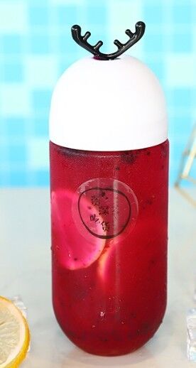 Jarras de té de burbujas aislantes, aspecto moderno, diseñadas para proporcionar un control eficaz de la temperatura y un almacenamiento elegante de bebidas