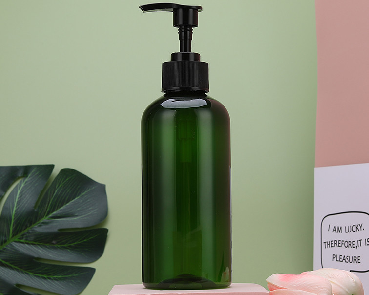 Venta caliente PET vacío claro 500ml Gel de ducha Botella de plástico Cuidado del cabello Blanco Flat Cuadrado Shampoo Loción bomba Botella de plástico